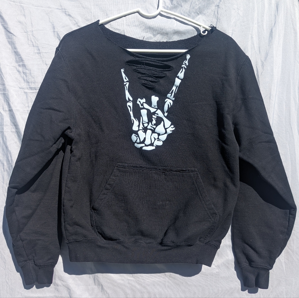 Ladies Medium sweatshirt front pocket